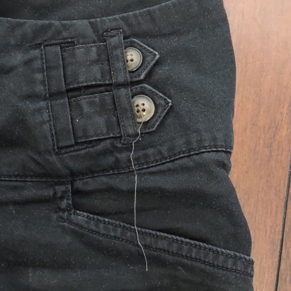 Mid Rise Black Cotton Shorts - Picture 3 of 5